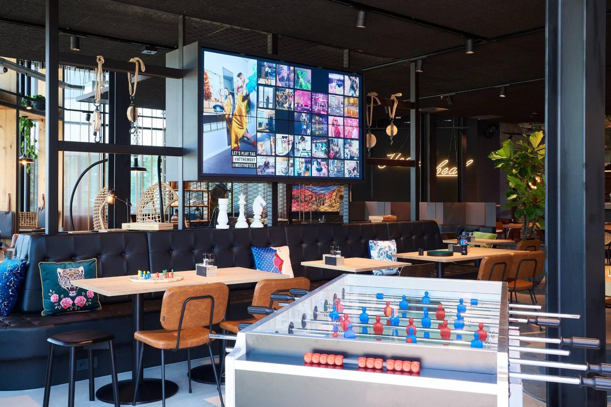 Moxy Amsterdam Schiphol Airport Hotel Hoofddorp
