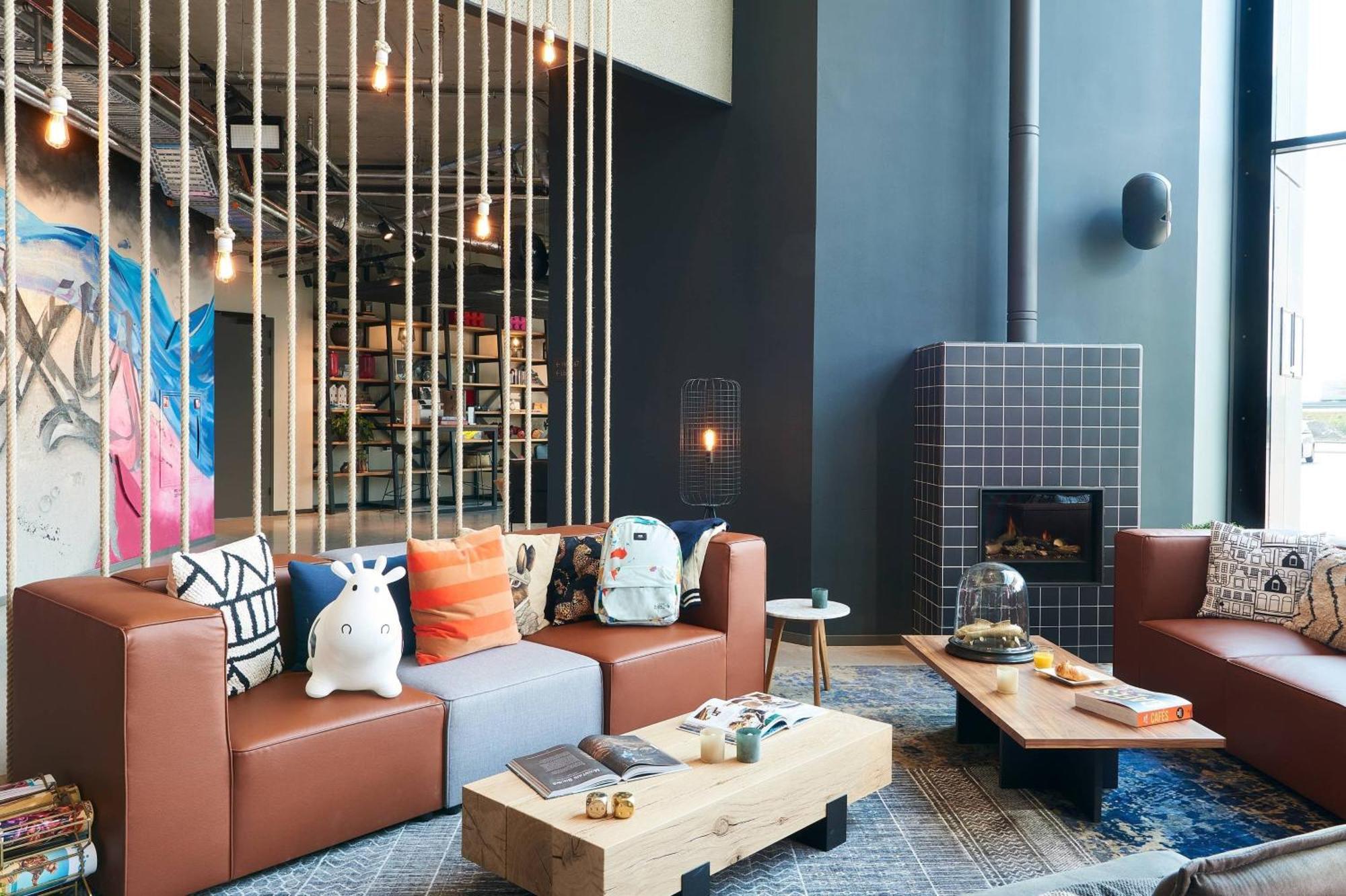 Hotel Moxy Amsterdam Schiphol Airport